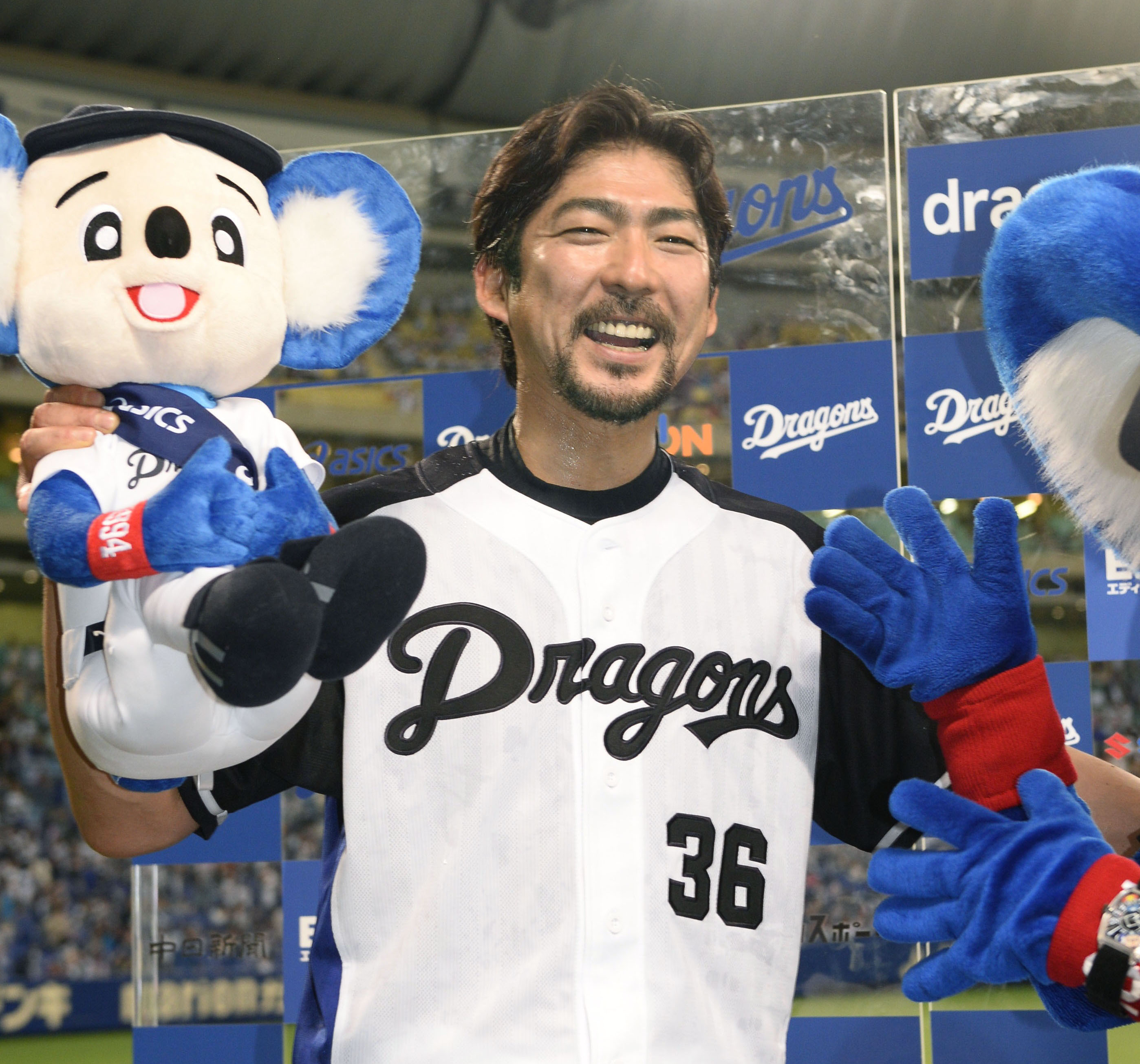 中日ドラゴンズ 小笠原道大 41歳の代打の神様 Baseball King