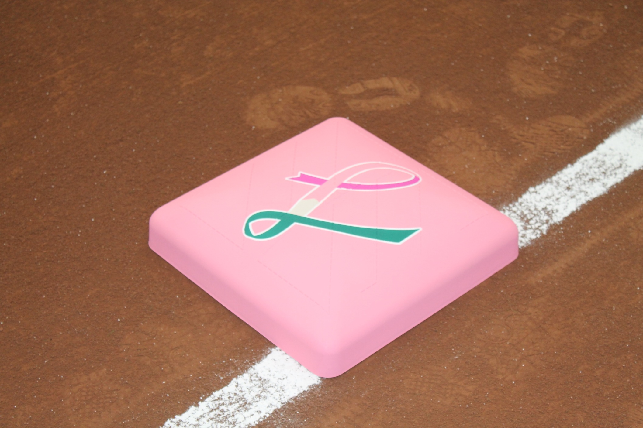 ピンク色のベース Baseball King