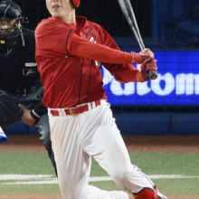 新井の1993本目が決勝打！延長制した広島が単独2位　4月19日のプロ野球まとめ