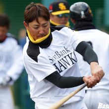 ソフトB・内川が復帰…巨人・立岡、DeNA・荒波が昇格　27日のプロ野球公示