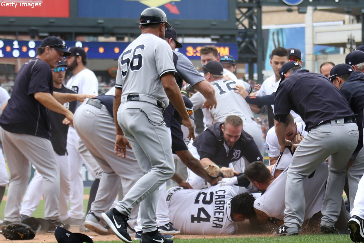 動画 メジャー最強打者が危険球にブチギレ 計4発 3度の乱闘で8人退場 Baseball King