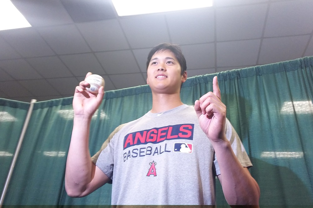 大谷、メジャー初勝利！ウイニングボールは「両親にあげると思います」 | ショウアップナイター