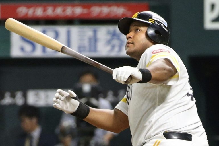 BASEBALL KING | 日本の野球を盛り上げる！首位走る鷹に再び離脱者…主砲・デスパイネが背中の故障で抹消