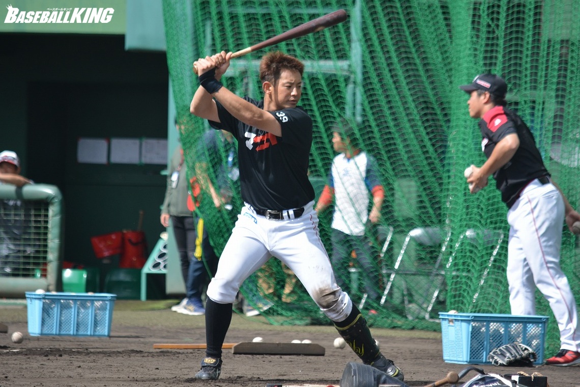 内川化 で猛アピール中 ロッテ吉田 鈴木誠也の練習を取り入れた Baseball King