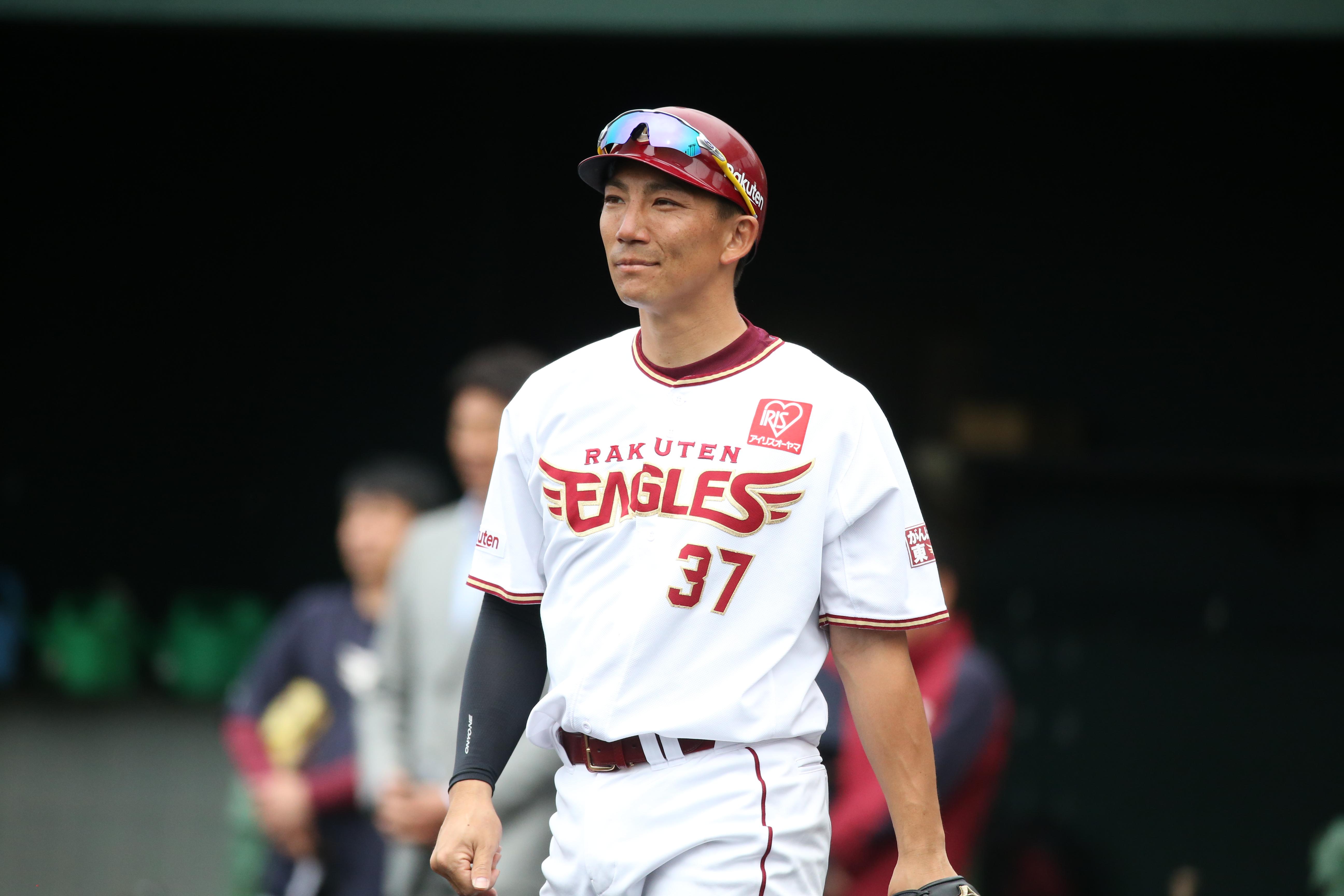 楽天・嶋がピンクリボン活動に寄付「今シーズンこそ100安打」 | BASEBALL KING