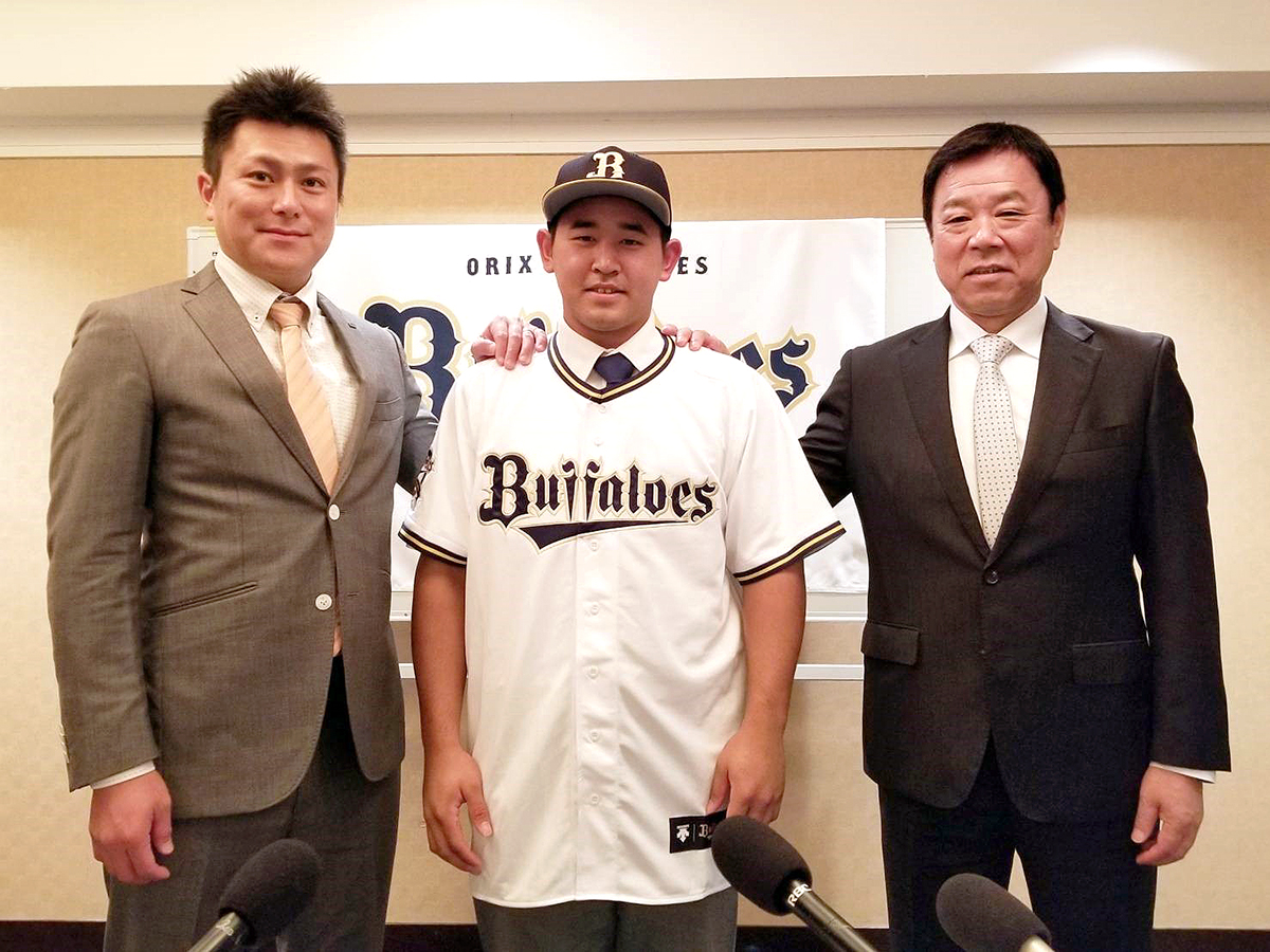 オリックスがドラ1 宮城と仮契約 強気で攻めるピッチングで期待に応えたい Baseball King