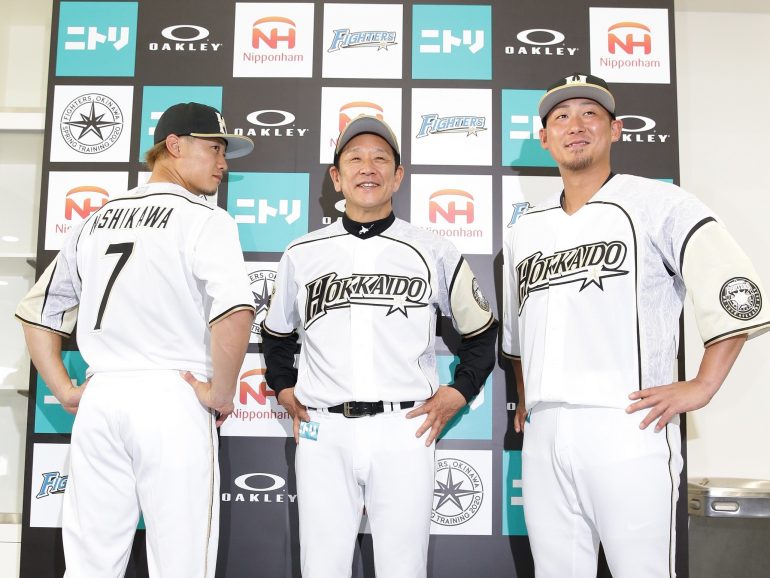 日本ハムが 北海道シリーズ でアイヌ文様をモチーフにした限定ユニを着用 Baseball King