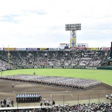阪神が全国の高3野球部員へ「甲子園の土キーホルダー」贈呈