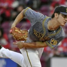 阪神、逆転優勝へ4連勝　佐藤輝24号3ラン、伊藤将は両リーグ新人最速10勝目