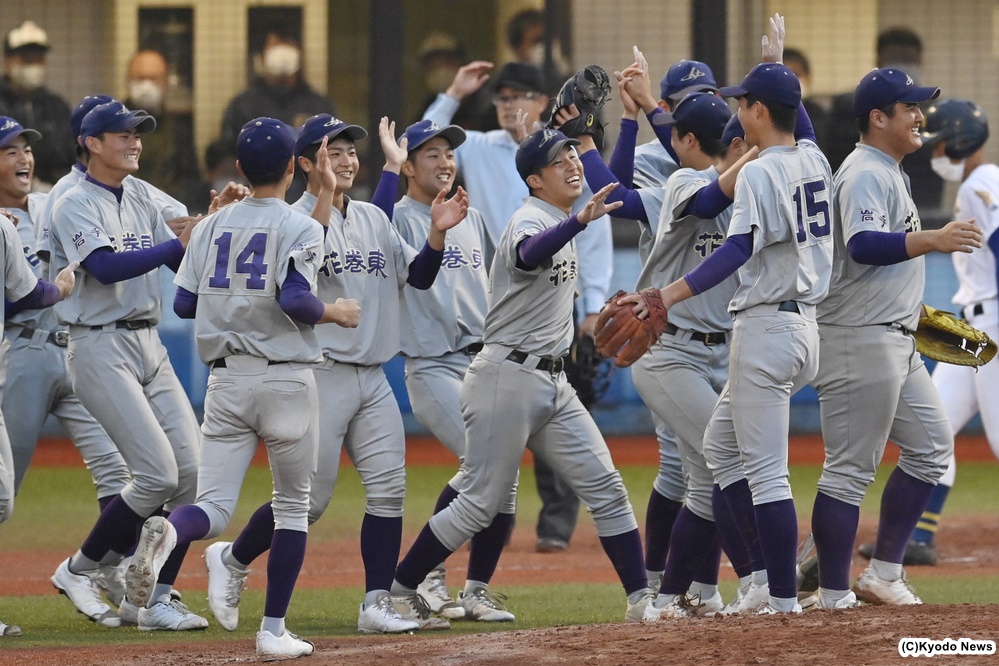 神宮大会が開幕、初戦は花巻東が勝利 怪物1年生・佐々木が豪快弾含む3