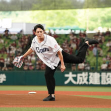 玉木宏さんがセレモニアルピッチ　観客の前で渾身の1球「嬉しかった」