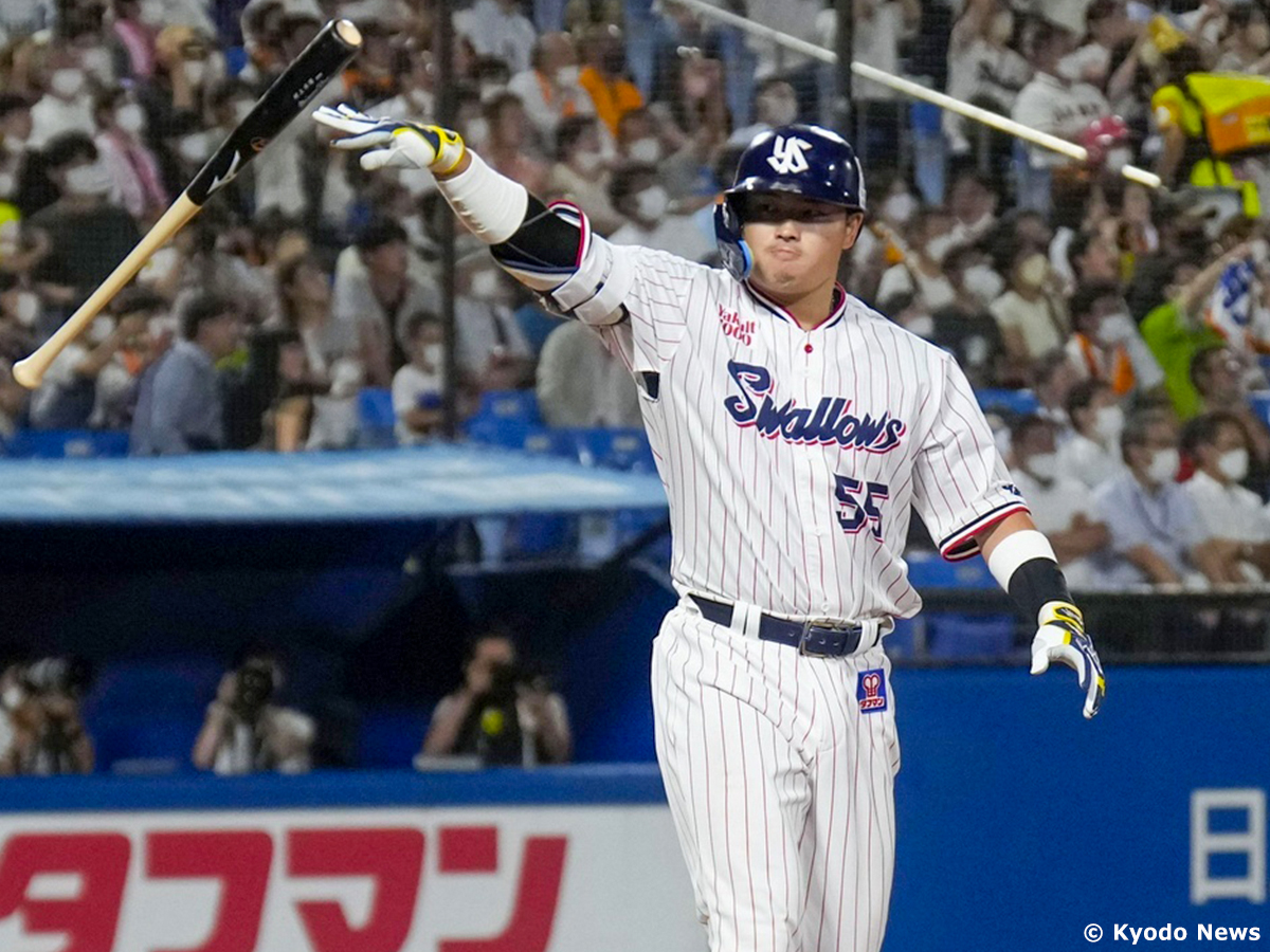 記念】村上宗隆選手 日本人シーズン最多本塁打ユニフォーム - 応援グッズ