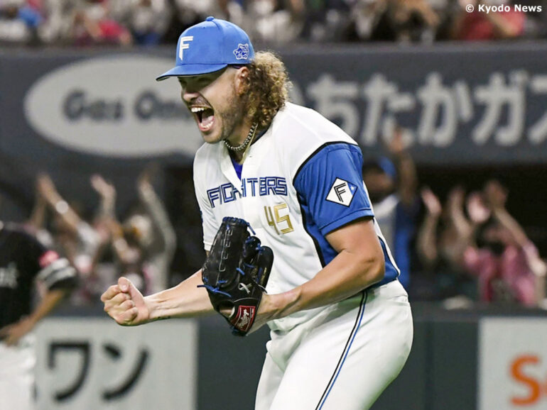 Cody Ponce throws NPB's 5th no-hitter of the season on Saturday in Sapporo.