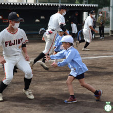 【静岡県立富士高校】幼児向け「野球教室」の取り組み