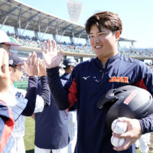 村上は柵越え連発で代表合宿締めくくる　メジャー組合流へ備え「環境を作るのが僕らの仕事」