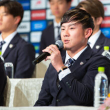 侍ジャパン優勝帰国会見に出席した牧原大成［写真＝須田康暉］