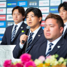 侍ジャパン優勝帰国会見に出席した今永昇太［写真＝須田康暉］