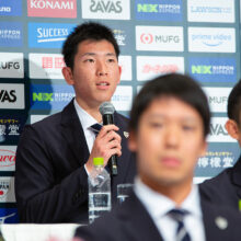 侍ジャパン優勝帰国会見に出席した戸郷翔征［写真＝須田康暉］