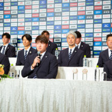 侍ジャパン優勝帰国会見に出席した村上宗隆ら［写真＝須田康暉］