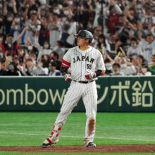 侍・村上宗隆が待望のWBC初安打「少しホッとした」スタンドのファンは大歓声