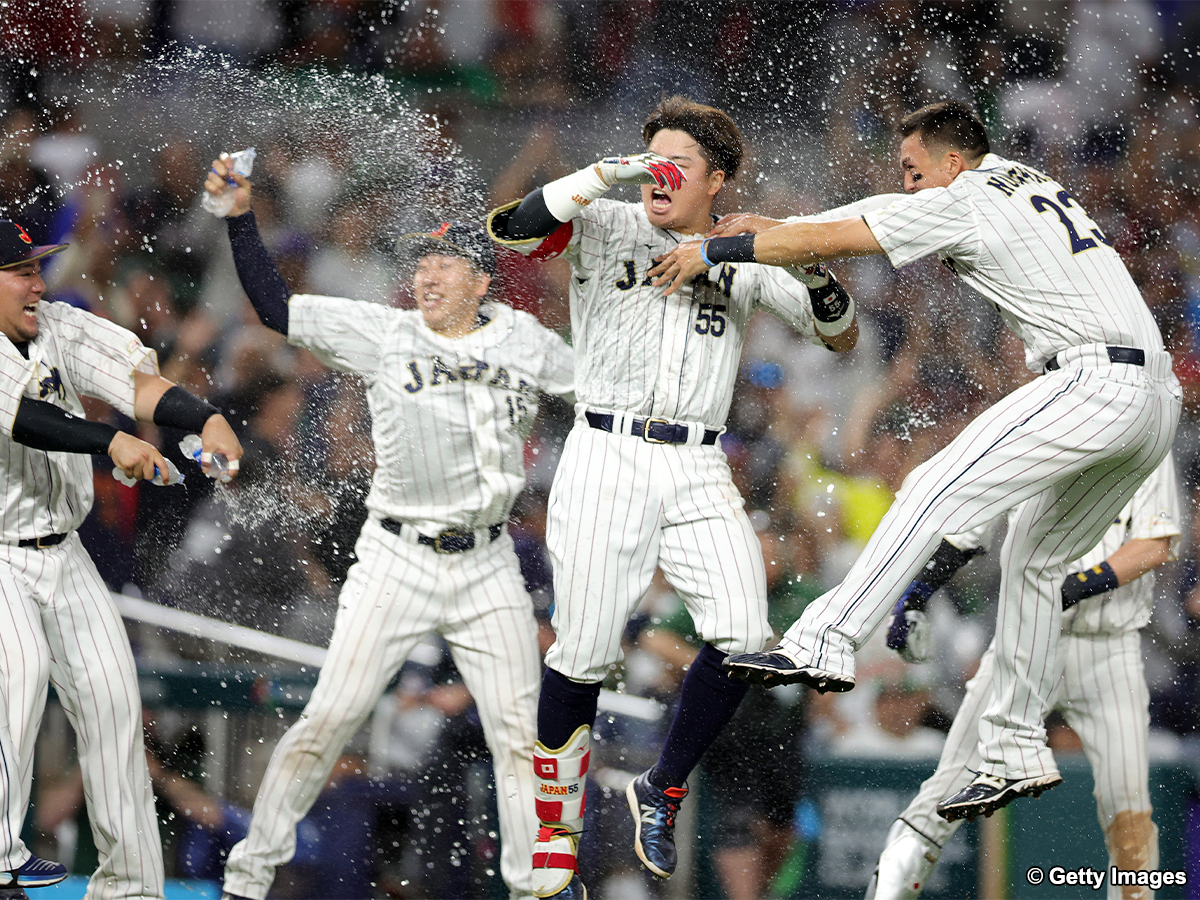 侍・村上「何度も悔しい思い。チームが助けてくれた」逆転サヨナラ打で 