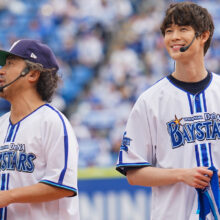 ムロツヨシさんと宮沢氷魚さん [写真＝萩原孝弘]