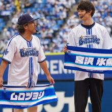 ムロツヨシさんと宮沢氷魚さん [写真＝萩原孝弘]