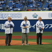 DeNAレジェンドOB（左から）中畑氏、山下氏、権藤氏、大矢氏、牛島氏［写真＝萩原孝弘］