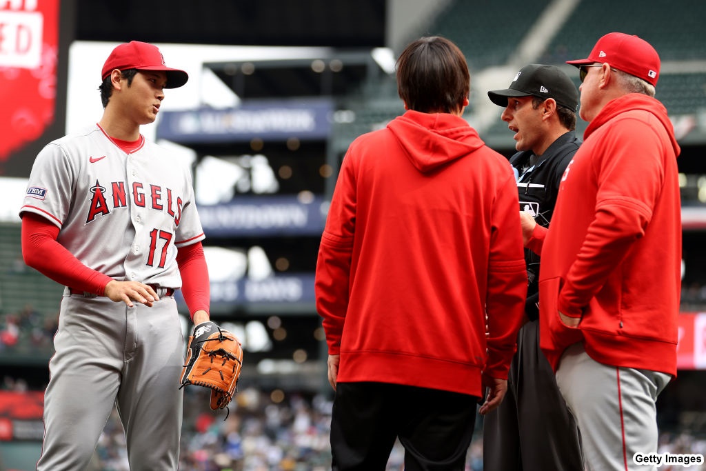 二刀流 大谷翔平選手の躍動する姿のフィギュア の通販なら www