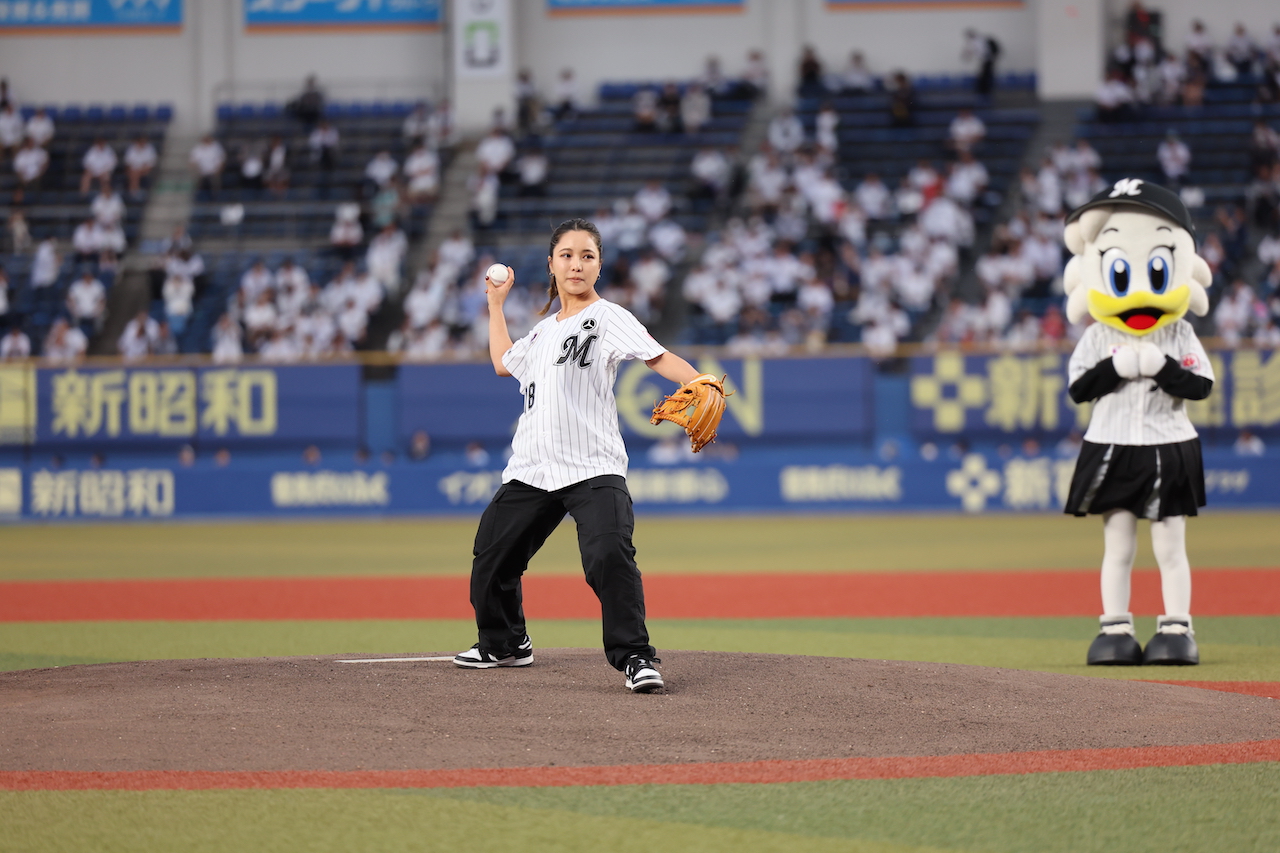 【ロッテ】髙梨沙羅が始球式「次チャンスがあればちゃんと投げられるように練習しておきたい」
