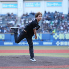 【ロッテ】lol 佐藤友祐さんが始球式「次は120キロ出したいです！」