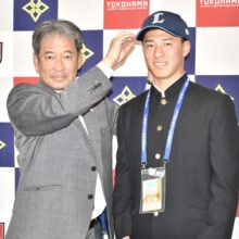 【西武】ドラフト3位の横浜高・杉山遙希に指名あいさつ　潮崎哲也編成ディレクター「中心選手になれる」