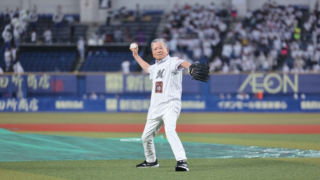 ロッテ、川淵三郎さんが始球式「僕にとってすごく感激ものでした！」