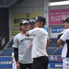 全体練習前の選手たち［撮影＝岩下雄太］