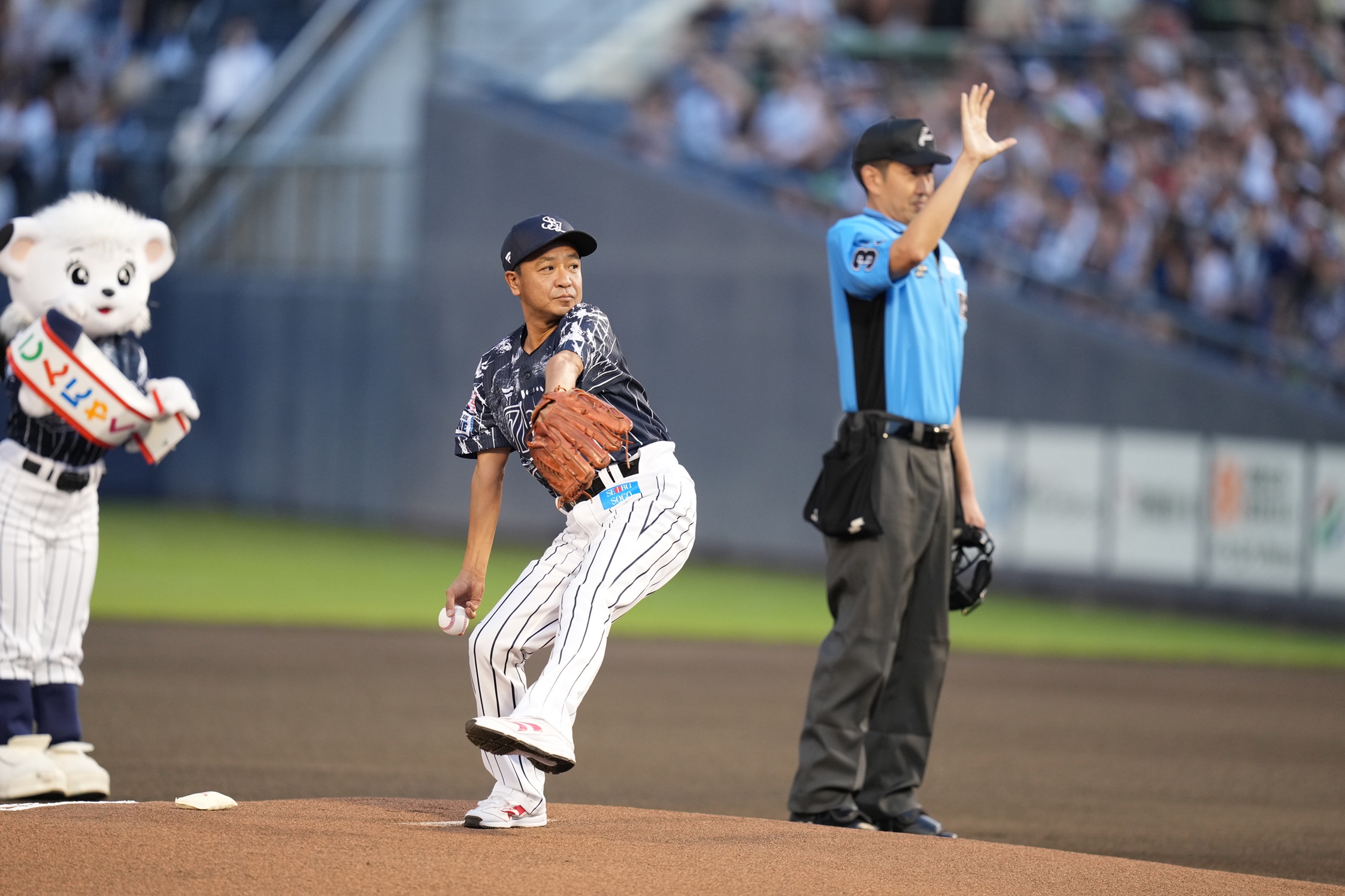 【西武】中山秀征さんが始球式に登場！「ラインは悪くなかったのですが、高さがよくなかったですね…」