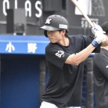 打撃練習するロッテ・和田康士朗（撮影＝岩下雄太）