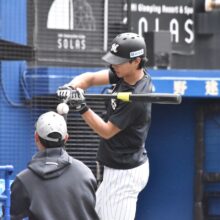 ルーティンの打撃練習をするロッテ・藤原恭大（撮影＝岩下雄太）