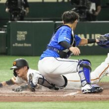 優勝M8の巨人・吉川尚輝が相手の隙を突く好走塁で本塁生還！江本氏熱視線「チームの勢いの良さが走塁にも出ている」