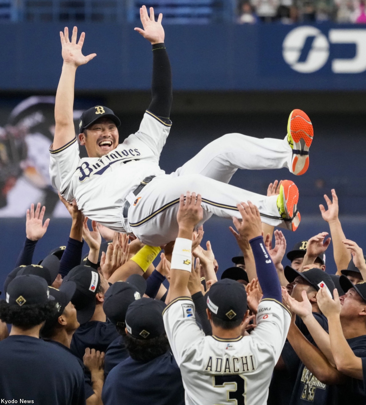 オリックスのT－岡田と安達がともにヒットで有終の美！　T－岡田に高木豊氏「外国人に対抗できるパワーの持ち主が出てきたっていう感じがしました」と回想