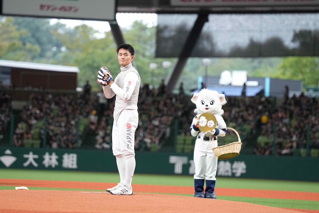 西武、パリ五輪男子フルーレ団体金メダルの松山恭助がセレモニアルピッチ「点数をつけるなら60点」