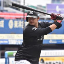 ロッテ・佐藤都志也「優勝したいし、みんなで喜びを分かち合いたい」〜10月23日のZOZOマリン秋季練習〜