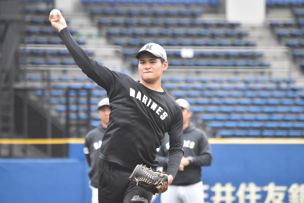 ロッテ・中森俊介「もう1度真っ直ぐを極めたい」〜11月6日のZOZOマリン秋季練習〜