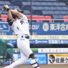 ライブBPでフルスイングを見せたロッテ・藤原恭大（撮影＝岩下雄太）