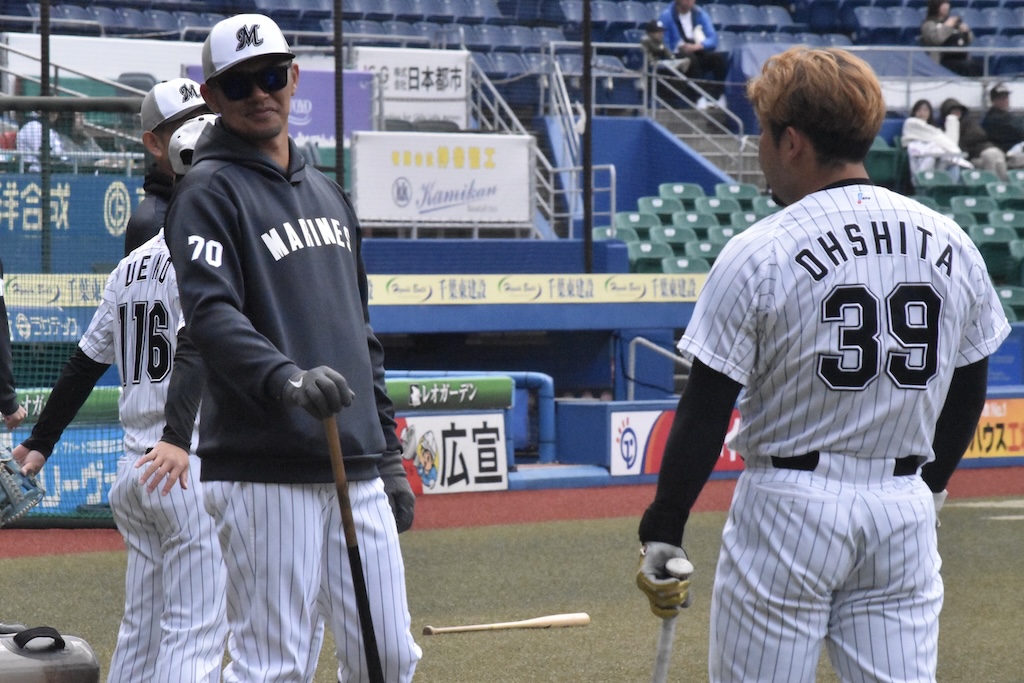 ロッテ・福浦コーチ「オフの自主トレにつながるために…」〜11月10日のZOZOマリン秋季練習〜