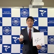 ロッテ、育成2位・茨木に指名挨拶「強気な投球で勝てる投手を目指していきたい」