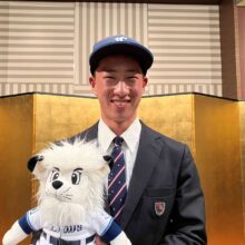 西武、ドラ1・齋藤大翔と仮契約「憧れの源田選手を越えていけるような選手になりたい」