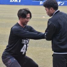 トレーニングをするロッテ・立松由宇［撮影＝岩下雄太］