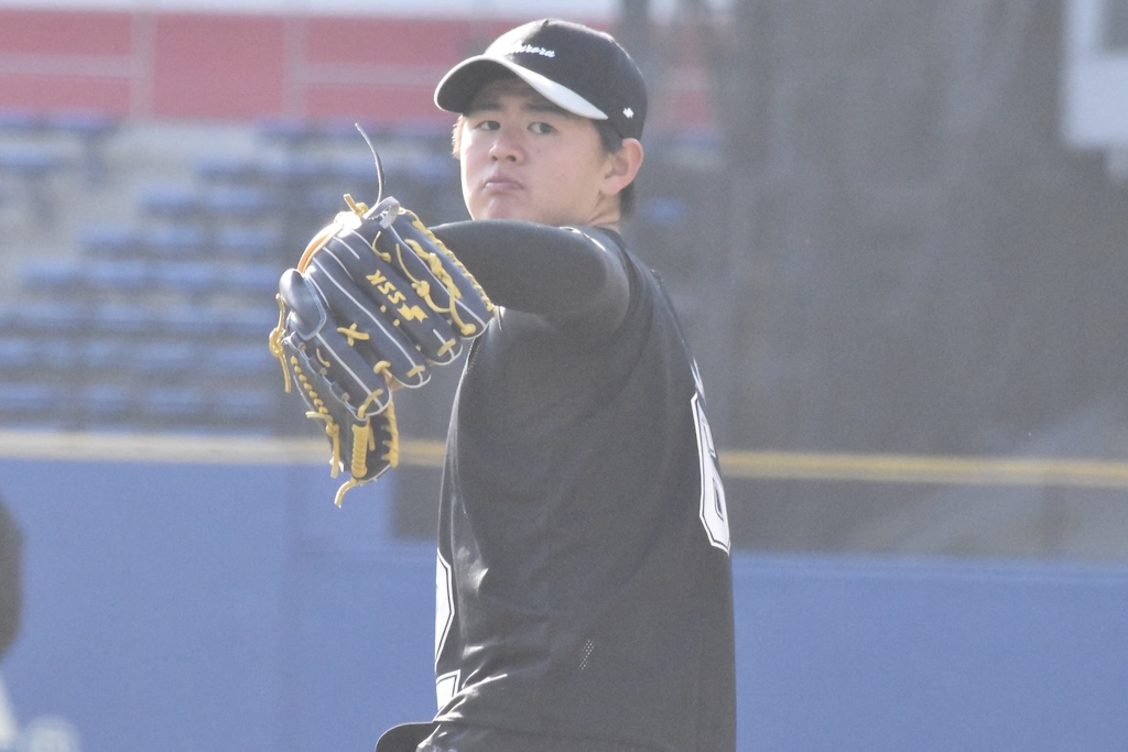 ロッテドラ4・坂井遼「自分は独特なフォーム」、「確認しながら色々なことをやっています」意識を高く持ってキャッチボール