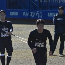 トレーニングをするロッテの新人選手たち［撮影＝岩下雄太］