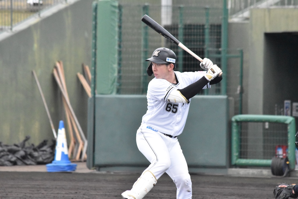 解説陣がチーム日本人第一号・寺地隆成に注目視「インサイドの打ち方は非常に体の柔らかさを感じる」と分析